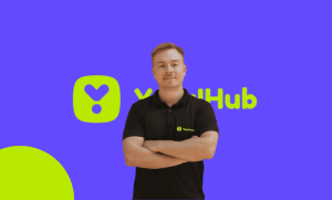 تعد (YallaHub) شركة ناشئة في مجال التجارة الإلكترونية في دبي، تعمل الشركة كمجمع للأسواق مع خدمة التوصيل السريع المعروفة باسم "يلاهاب"
