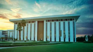 اصدر "ساما" ترخيصًا لشركة "ثمار الأعمال للتمويل الجماعي بالدين". بهذه الخطوة ، يصبح إجمالي عدد الشركات المرخصة لمزاولة نشاط التمويل الجماعي بالدين سبع شركات.