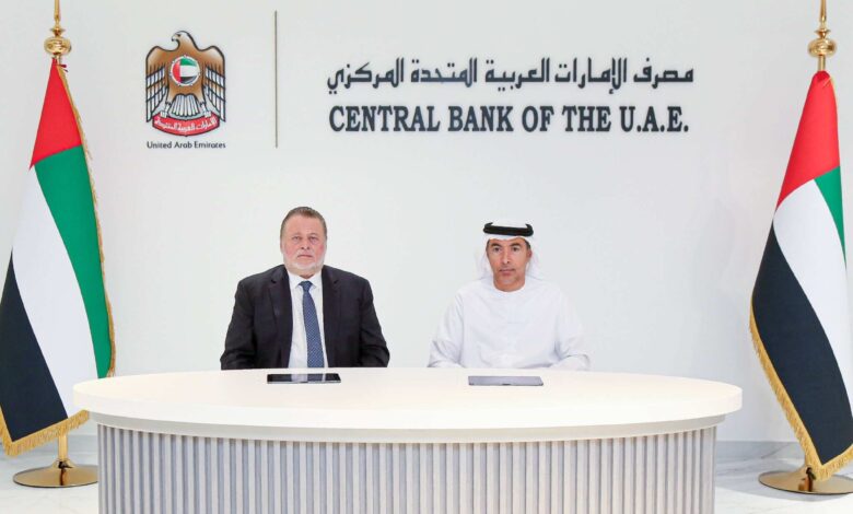 بدأ البنك المركزي الإماراتي (CBUAE) والبنك المركزي المصري (CBE) في تنفيذ اتفاقية تبادل عملات متقدمة، التي تهدف إلى تسهيل التعاون المالي وتعزيز استقرار الأسواق في كلا البلدين.