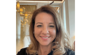 كشفت لورينس، المديرة التنفيذية والشريكة المؤسسة لشركة Sthrive، عن أهداف شركتها الطموحة. حيث أكدت على التزام الشركة بتحويل موظفي البيع بالتجزئة إلى رأس مال بشري