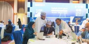 انطلاق سباق الأفكار الريادية بمشاركة أكثر من /100/ شاب وشابة من جميع محافظات سلطنة عُمان شملت الشباب ورواد الأعمال والموظفين في القطاعين الحكومي والخاص وطلبة الجامعات والكليات، والخبراء والأكاديميين.