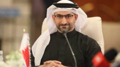 وزير الصناعة والتجارة عبد الله بن عادل فخرو