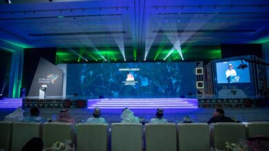 وزير المالية متحدثاً للحضور في افتتاح أعمال المؤتمر السعودي العربي الأفريقي