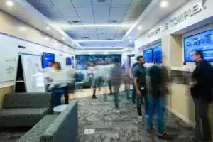 شركة  وورلد وايد تكنولوجي  تعلن عن شراكة استراتيجية مع  أوبن إنوفيشن إيه آي 