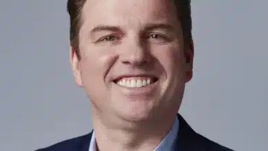 توني بيتس، الرئيس التنفيذي ورئيس مجلس إدارة شركة جينيسيس