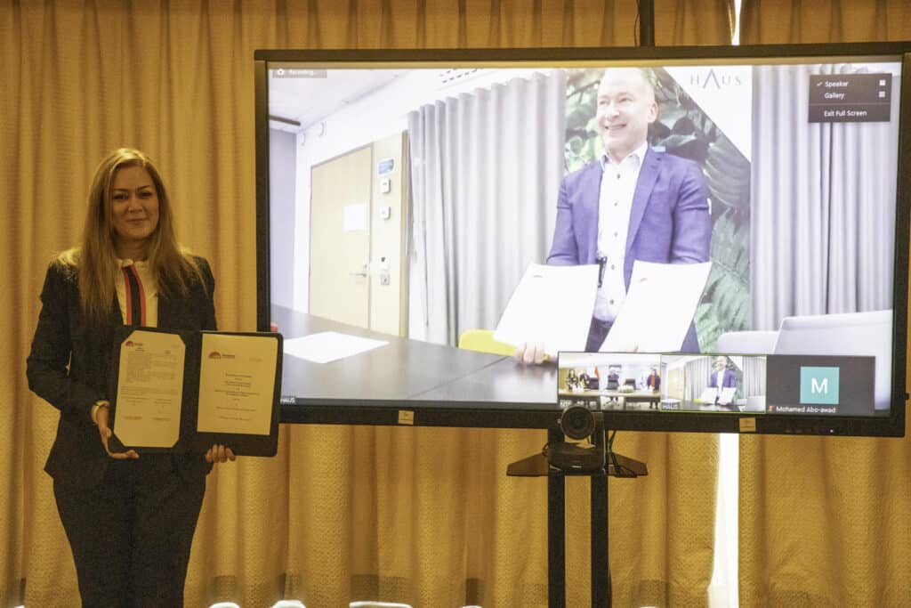 د. رشا راغب، المدير التنفيذي لـ "الأكاديمية الوطنية للتدريب"