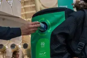 أطلقت شركة الإمارات العالمية للألمنيوم، الشركة الصناعية الرائدة في دولة الإمارات العربية المتحدة خارج قطاع النفط والغاز، حملة "التدوير يبدأ بعلبة" بالتعاون مع شركتي تصنيع علب المشروبات كراون وكانباك.