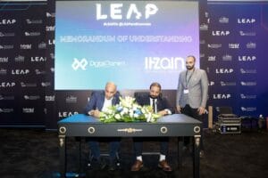 أعلنت شركة آي تي زين "ITZAIN" - رائدة الحلول الرقمية – عن توقيع اتفاقية تفاهم و تكامل وشراكة استراتيجية مع مجموعة "ديجيتال بلانتس"(Digital Planets)،   الرائدة في مجال أمن المعلومات والتحول الرقمي، لتقديم الحلول التكنولوجية المتكاملة في السوق السعودية، جاء ذلك علي هامش مشاركتهما في فعاليات الدورة الثالثة من المؤتمر التقني "ليب 24" في العاصمة السعودية الرياض والذي أنعقد خلال الفترة من 4 حتى 7 مارس.