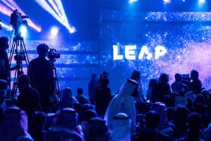 السعودية تعزز مكانتها الرائدة في عالم التكنولوجيا: إطلاق عدة صناديق استثمارية في LEAP
