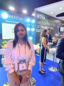 قالت آنانت مونا، الرئيس التنفيذي والمؤسس لشركة فيي فن "VeeFin"” المتخصصة في الحلول الرقمية بالهند، إن مشاركة شركتها بفعاليات النسخة الثانية من قمة دبي للتكنولوجيا المالية تحت عنوان ” ريادة مستقبل التكنولوجيا المالية”، لإكتشاف الفرص و الإمكانيات الموجودة في دولة الإمارات العربية المتحدة وتوسيع الخدمات البنكية الرقمية.