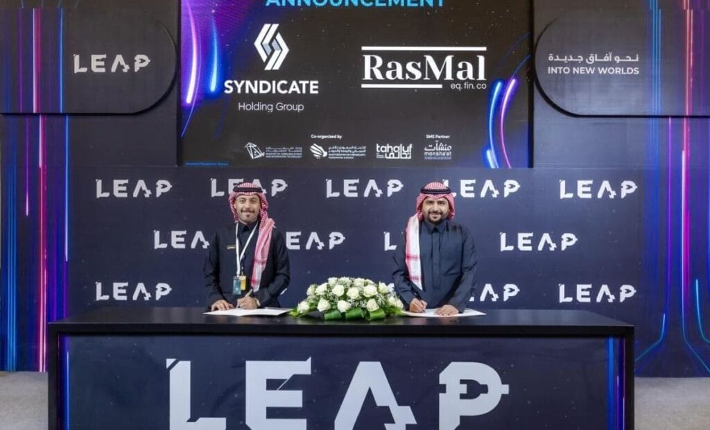 أعلنت شركة راس مال، المتخصصة في التكنولوجيا المالية، عن إغلاق جولة استثمارية ما قبل السلسلة A بقيمة 4.8 مليون دولار بما يعادل 18  مليون ريال سعودي  بقيادة مجموعة "Syndicate Element Holding Group "SHG"، وذلك خلال فعاليات LEAP 2025  المقام بمدينة الرياض السعودية.