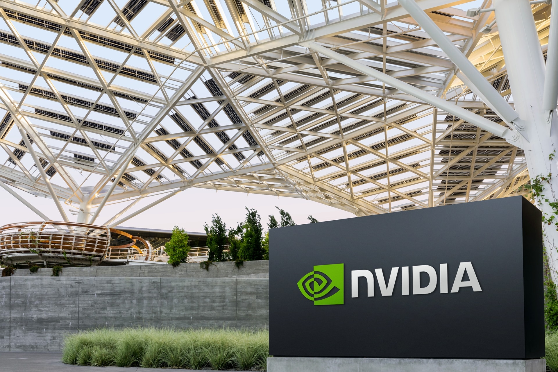 الرئيس التنفيذي لشركة Nvidia: سنبيع 18 ألف شريحة ذكاء اصطناعي لشركة "هيوماين" السعودية