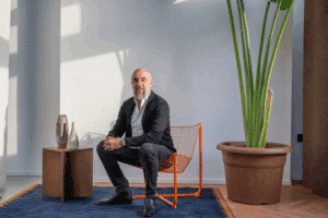 أعلنت شركة Airalo، التي يقع مقرها الرئيسي في الولايات المتحدة الأمريكية وتعمل منصة رقمية لشرائح الاتصال الإلكترونية (eSIM)، عن إغلاق جولة تمويل جديدة بقيمة 220 مليون دولار بقيادة شركة الاستثمار العالمية CVC.