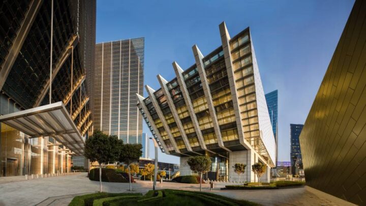 أعلنت منصة أسينتيوم، المتخصصة في خدمة رجال الأعمال وتتخذ سنغافورة مقرًا لها؛ عن استحواذها على شركة كلارا وهي مزود خدمات للشركات المرخصة بسوق أبوظبي العالمي.