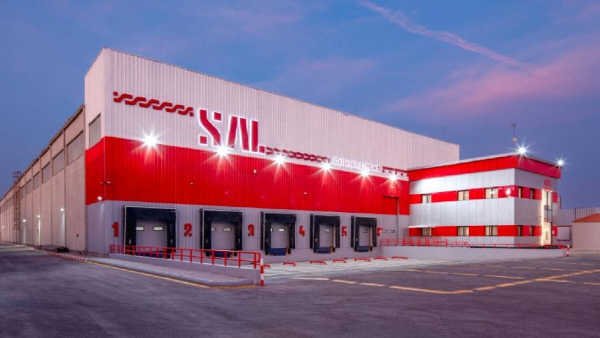 استحوذت شركة سال السعودية المتخصصة في الخدمات اللوجستية، على شركة Aviapartner Liège البلجيكية المتخصصة في خدمات المناولة الأرضية والشحن الجوي بصفقة استثمارية تبلغ 28 مليون يورو وتعادل 123 مليون ريال سعودي.