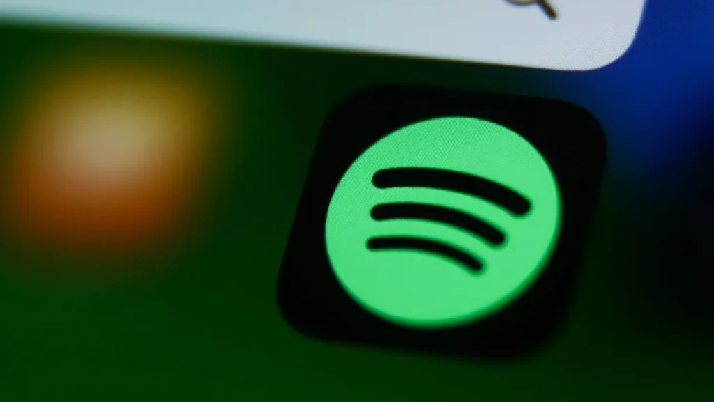 Spotify تدخل سباق الموسيقى بالذكاء الاصطناعي عبر شراكة مع Universal Music Group