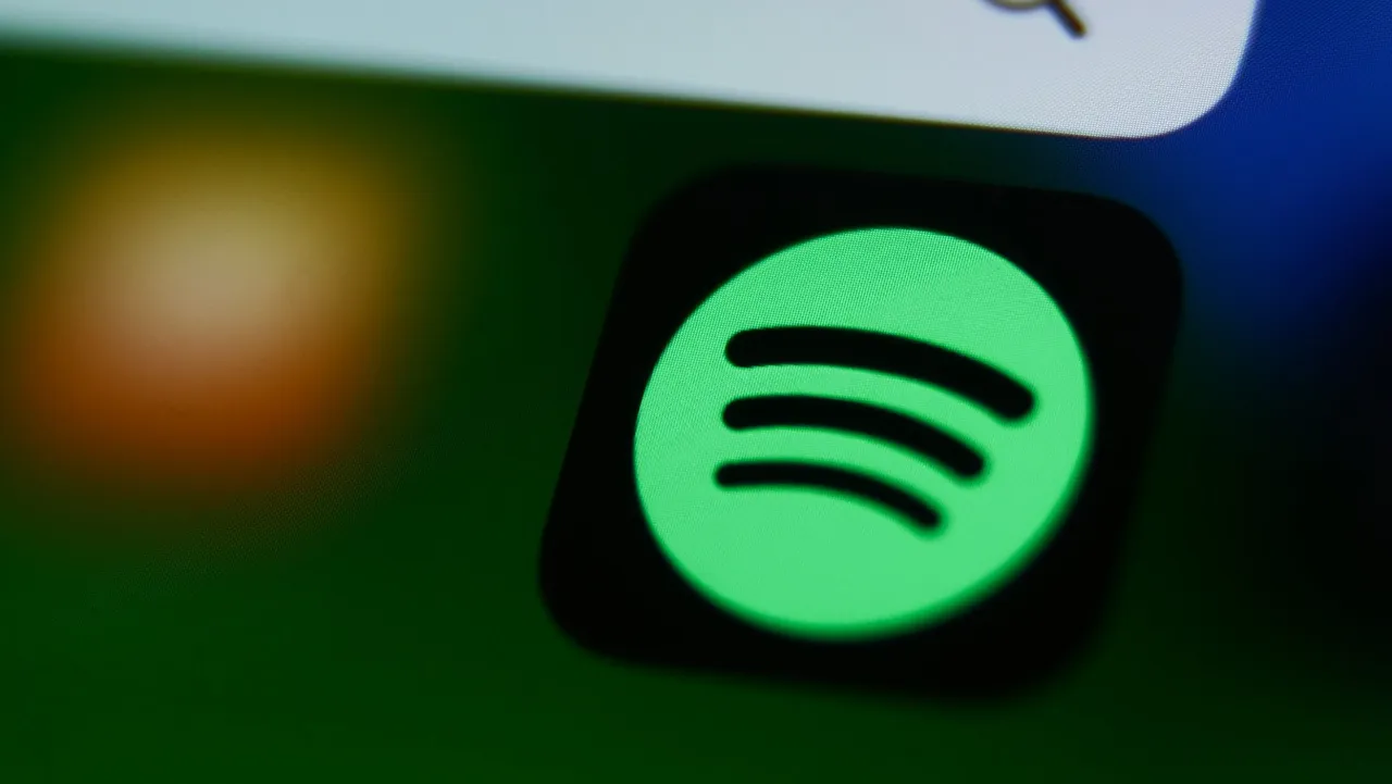 Spotify تدخل سباق الموسيقى بالذكاء الاصطناعي عبر شراكة مع Universal Music Group