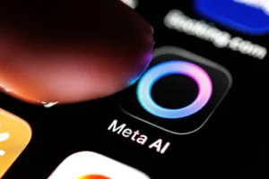 Meta تعمل على تطوير قلادة ذكية مدعومة بالذكاء الاصطناعي