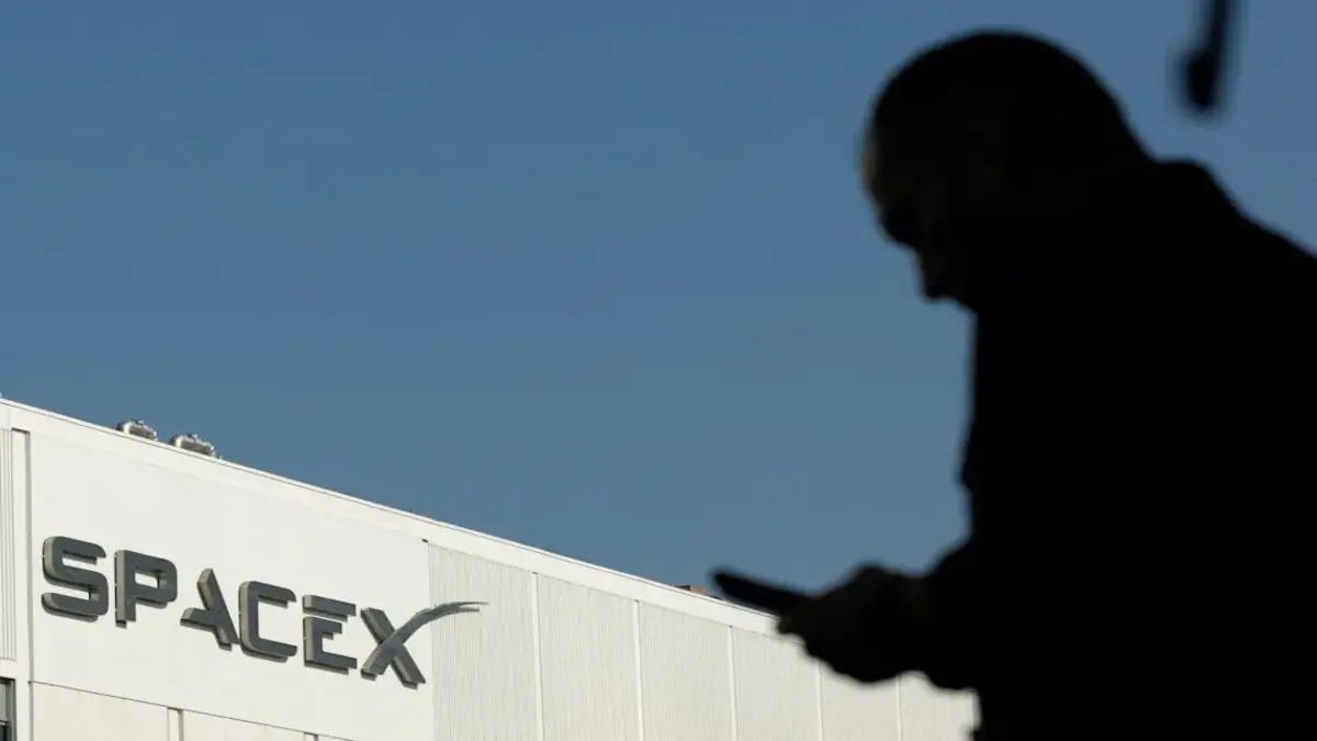Tesla-SpaceX Merger Speculation Returns as Investors Assess AI and Space Strategy